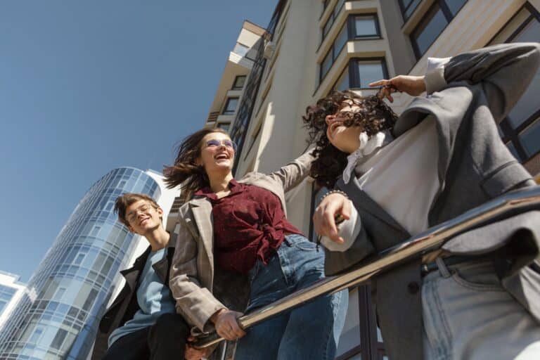 Pathways to Active Democracy: Inspiring Young Europeans to Shape the Future Pathways to Active Democracy: Inspiring Young Europeans to Shape the Future